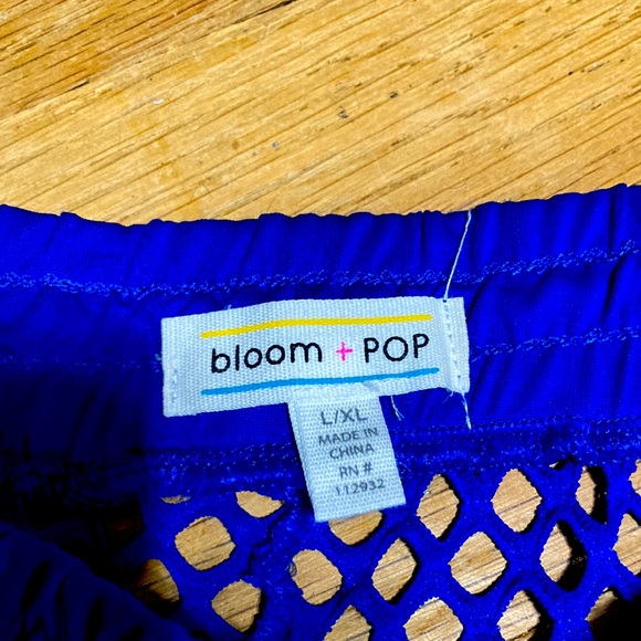 BLOOM + POP Fishnet Mesh Royal Blue Coverup Shorts Womens Large XL - Picture 8 of 11